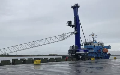 BERGÉ recibe en el Puerto de Huelva la tercera de las seis grúas Liebherr adquiridas